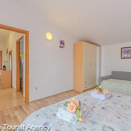 Alaga Heights With Harbour View Apartment