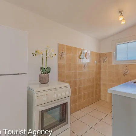 Alaga Heights With Harbour View Apartment *
