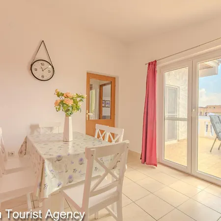 Alaga Heights With Harbour View Apartment