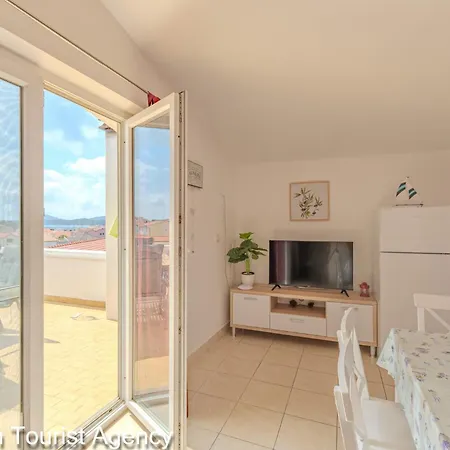 Alaga Heights With Harbour View Apartment *
