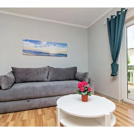 Alaga Heights With Harbour View Apartment *