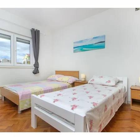 Alaga Heights With Harbour View Apartment